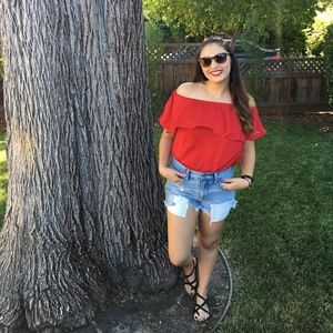 Meet your Posher, Victoria